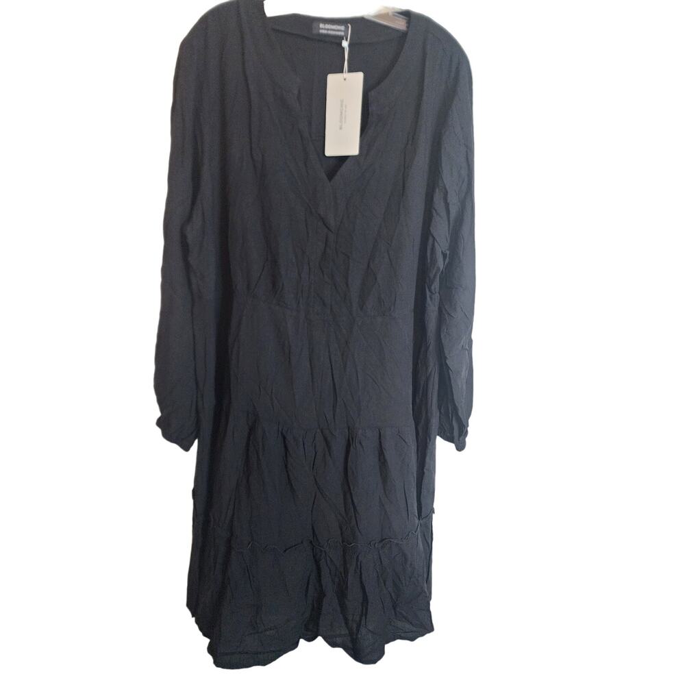 BloomChic Notch Neck Black Dress with Ruffle Bottom, 2X, NWT